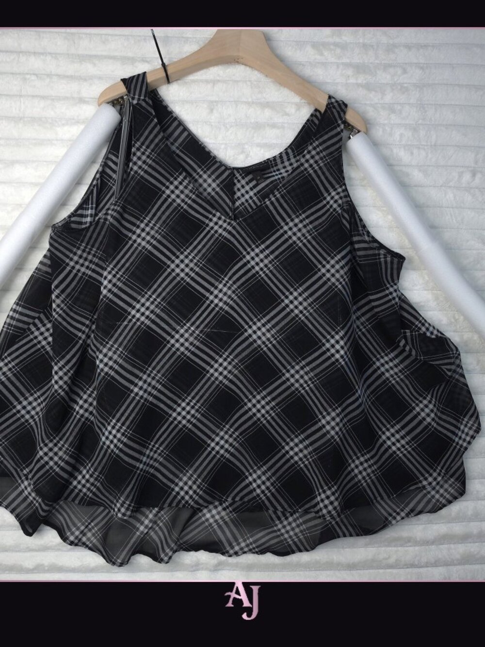 Lane Bryant Black White Plaid Cold Shoulder Swing Top Size 20